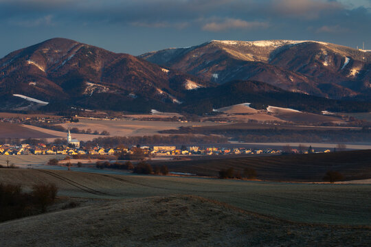 รูปภาพTuriec เลือกดูภาพถ่ายสต็อก เวกเตอร์ และวิดีโอ2,265 Adobe Stock