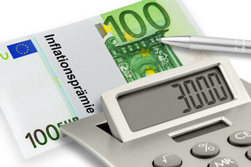 3000 Euro und Inflationsprämie mit Rechner auf weissem Hintergrund