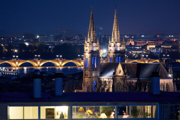 Fototapeta na wymiar Bordeaux city roofs by night
