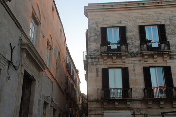 Fototapeta na wymiar palace or ancient flat building in syracusa in sicily (itlay) 