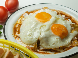 chilaquiles con huevo