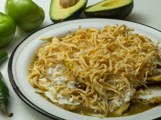 chilaquiles con pollo