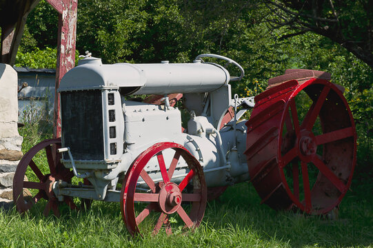 Tracteur antique