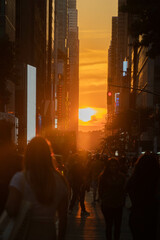 Manhattanhenge crowd NYC, Perfect sunset