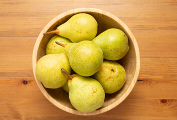 pears in a bowl