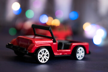 señales de transito con autos y luces desenfocadas