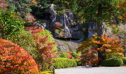 石川県の那谷寺の庭園