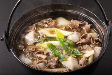 ［山形県］山形芋煮　牛肉醤油味