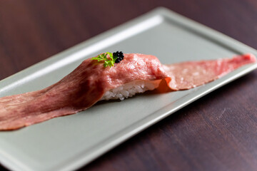 A5黒毛和牛の肉寿司