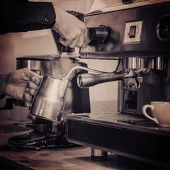 Foto op Plexiglas Cropped hands of person making coffee © vectorfusionart