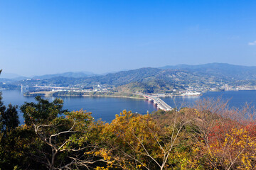 Obraz premium 秋の大草山から東名高速と浜名湖橋