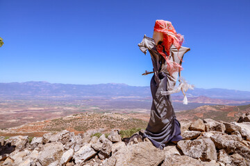 The scarecrow on the mountain