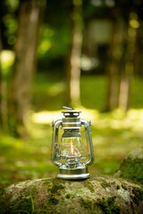 森とランタン