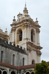 Fototapeta na wymiar Torre del Monasterio de Alcobaça, Portugal