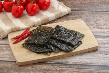 Korean cuisine - Nori seaweed chips © Andrei Starostin