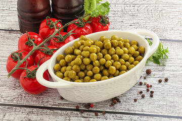 Canned sweet green peas conserve