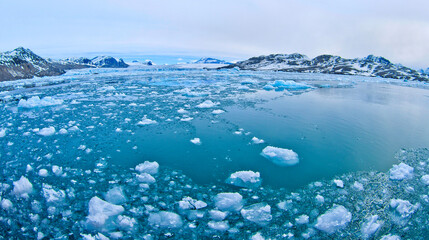 Drift floating Ice and Snowcapped Mountains, Iceberg, Ice Floes, Albert I Land, Arctic, Spitsbergen, Svalbard, Norway, Europe - obrazy, fototapety, plakaty