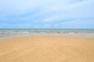 Fototapeta na wymiar Beautiful beach on a clear day in Phetchaburi Province, Thailand