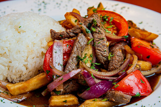 LOMO SALTADO - PERUVIAN FOOD 110302_DY094 : 528920161