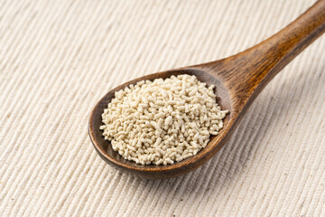 和風の顆粒だしの素