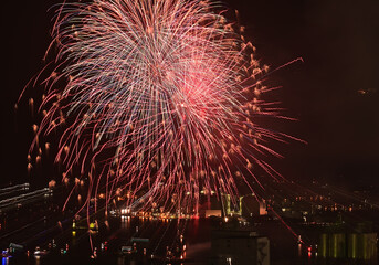 四国香川県坂出市さかいで祭りの花火