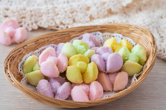 Thai shortbread cookies in flower shape (Khanom Kleeb Lamduan), Thai dessert