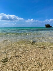 沖縄の青い空と海