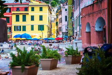 Fototapeta na wymiar Bewegung von Touristen in Cinque Terre