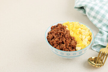 Tori Soboro Don, Steam Rice Topping with Stir Fry Minced Chicken and Scrambled Egg
