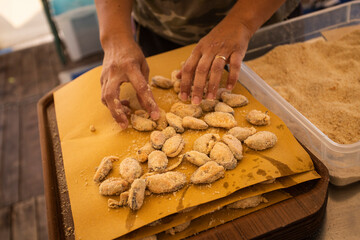 Preparation of fried shellfish
