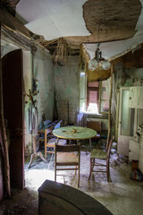 Cucina di una casa abbandonata