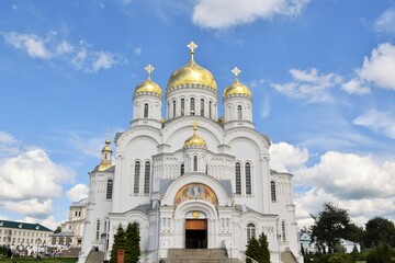 Fototapeta na wymiar Diveevo. Serafimo-Diveevsky monastery. Cathedral of the Transfiguration.