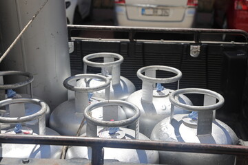 delivery of gas cylinders, gas crisis, rising gas prices.