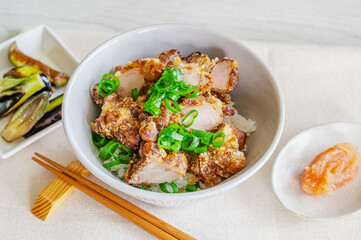 唐揚げ丼