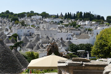 Alberobello, con le sue tipiche costruzioni a forma conica, i trulli. Sud Italia
