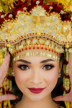 Portrait of beautiful Bride in bright traditional costume