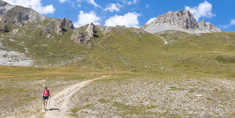 Fototapeta premium randonneuse en haute montagne à Tignes