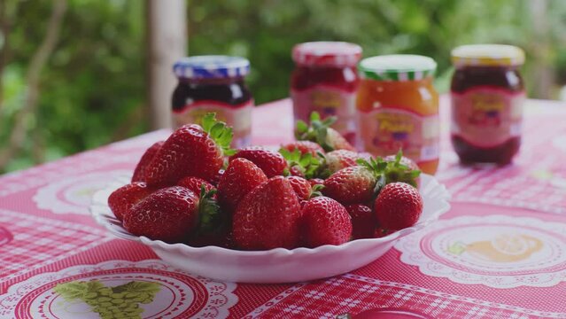 Morango fruta - moranguinho