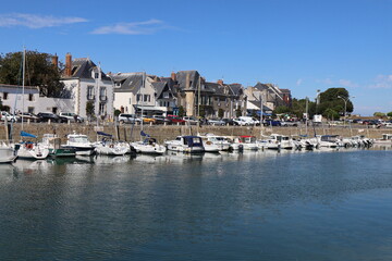 Bateaux dans le port du Croisic, port de pêche et port de plaisance, village de Le Croisic,...