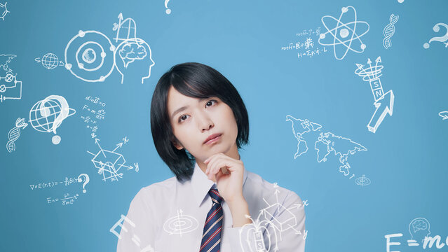 考える女子学生　学校教育　科学　勉強　学習