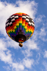 Naklejka premium Coasting Hot Air Ballon