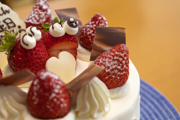 イチゴの誕生日ケーキ