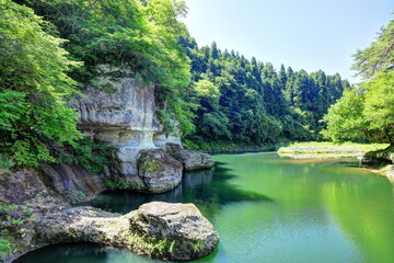 夏の塔のへつり