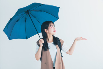 傘をさした女性　umbrella