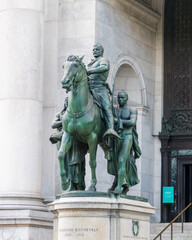 Theodore Roosevelt equestrian monument at the Museum of Natural History in New York City - obrazy, fototapety, plakaty
