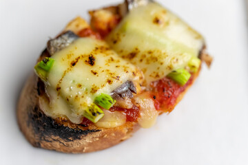 バケットピッツァ（アスパラオイルサーディン）