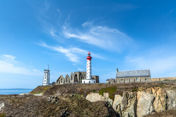Fototapeta na wymiar panorama du phare de la pointe Saint Mathieu