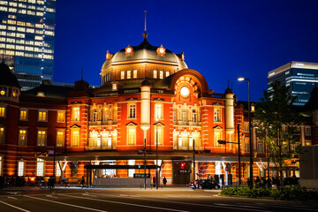 Fototapeta na wymiar JR東京駅駅舎の夜景