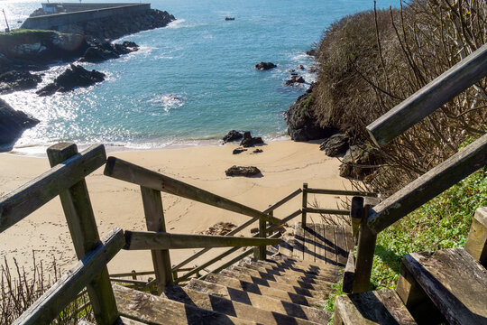 Playa de Santa Cristina bajando del castro de Punta dos Prados. Espasante, A Coru&ntilde;a, Espa&ntilde;a.