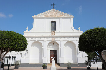 Fototapeta na wymiar Iglesia de San Luis (Sant Lluis), en la isla de Menorca (Islas Baleares, España)